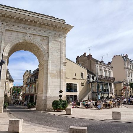 Nevers A La Porte De Paris Exteriér fotografie